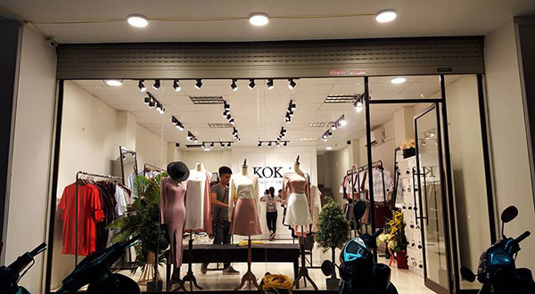3 lưu ý quan trọng khi chọn đèn led rọi ray cho shop thời trang 2020