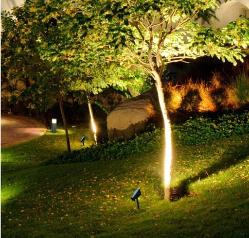 5 ưu điểm nổi bật của đèn led cắm cỏ cao cấp