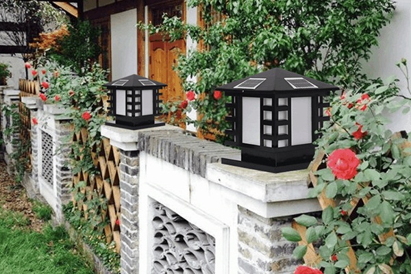 Đèn trụ sân vườn cổng hàng rào -Thiết kế tạo ấn tượng cho ngôi nhà
