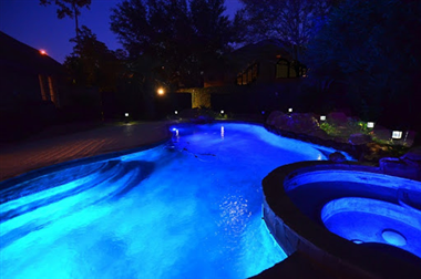 Tại sao đèn led bể bơi là lựa chọn tốt nhất thay vì đèn Halogen